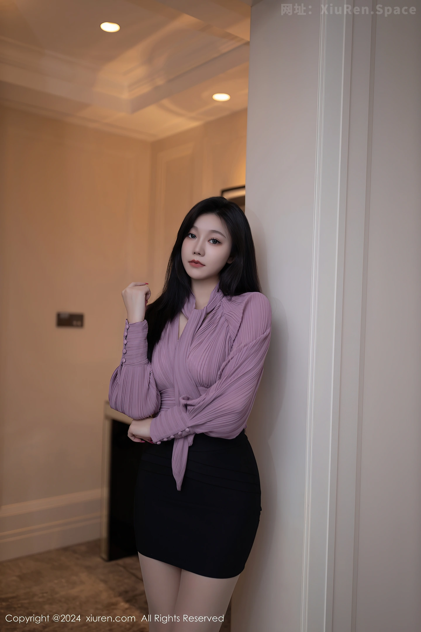 图片[2]-[XiuRen秀人网]VOL.8438 模特安然anran紫色上衣配黑短裙露白色内衣秀完美身材诱惑写真80P-秀人网官方网站